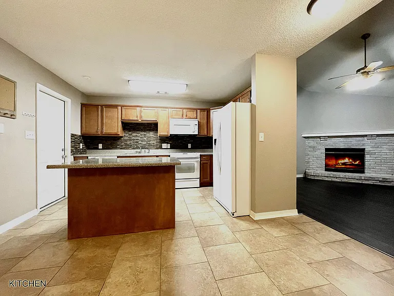 1054 Northview Dr — Photo 8