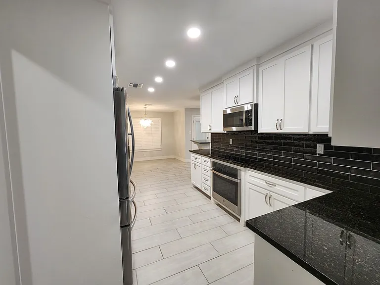 3300 Durant Dr — Photo 16