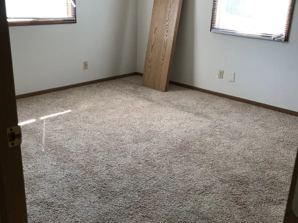 220 S Dakota Ave, Ames, IA 50014