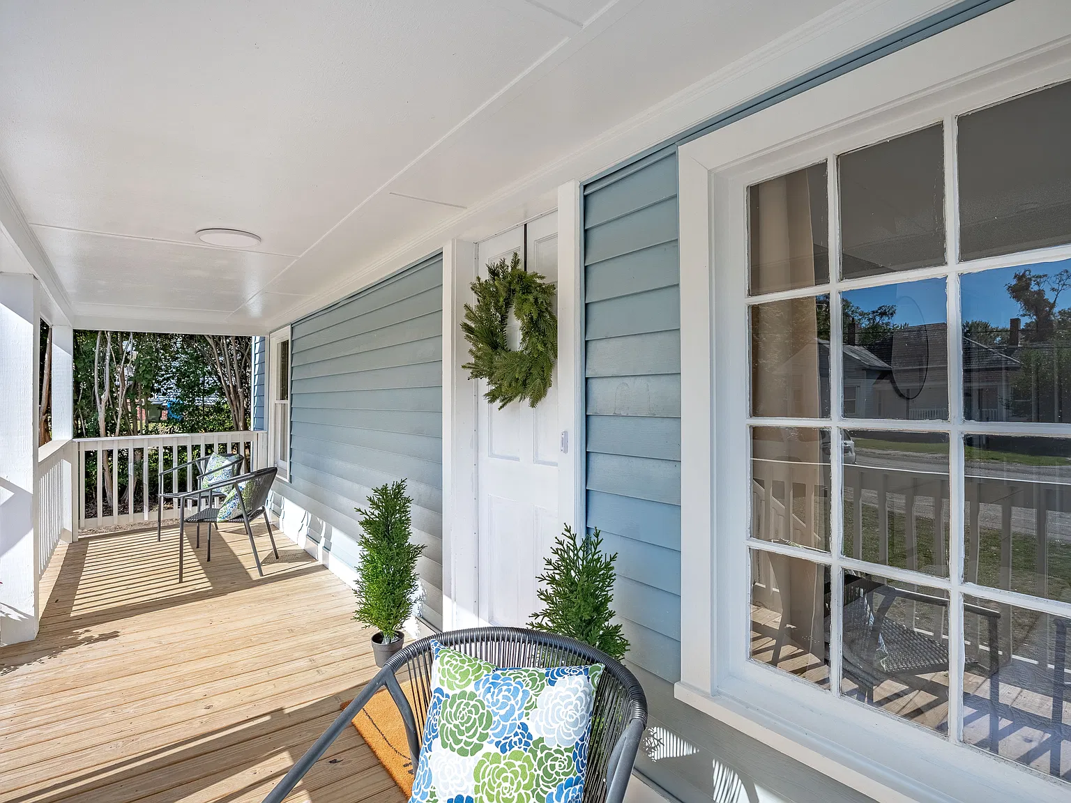 3 bed, 1096 sqft, $3,900 — Photo 1