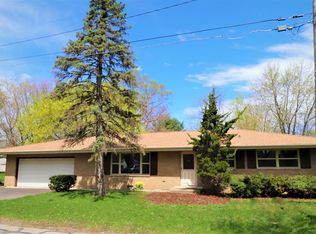760 E 3rd St, Coal City, IL 60416