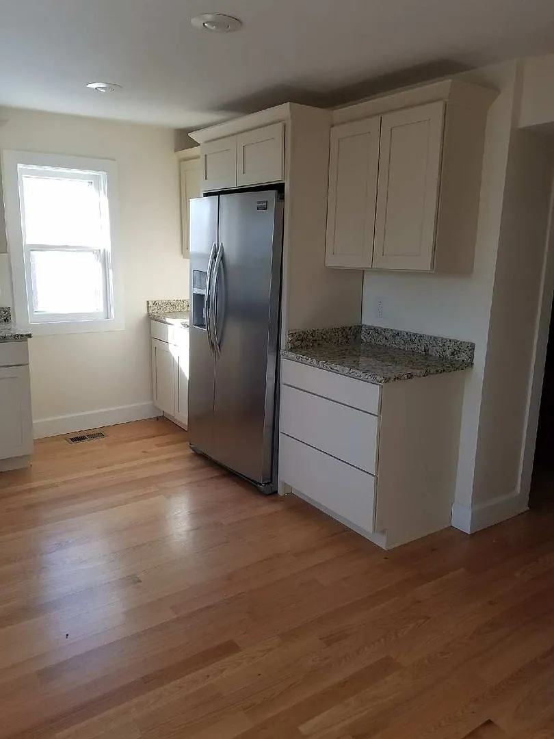 907 S Sheridan Drive — Photo 4