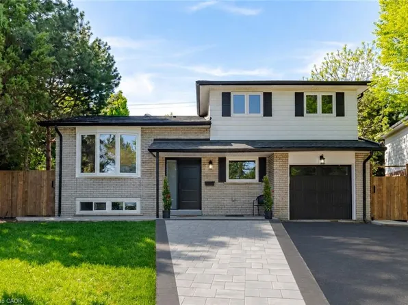 1379 Christina Ct, Burlington, ON L7P 2V8