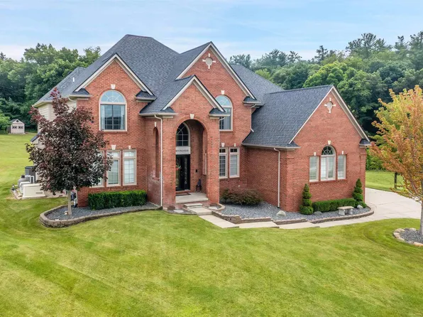 8597 Morningside Dr, Romeo, MI 48065