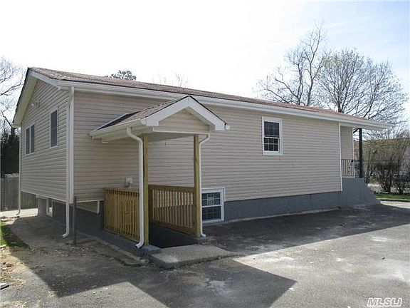 2nd image of 7 Macarthur Ave