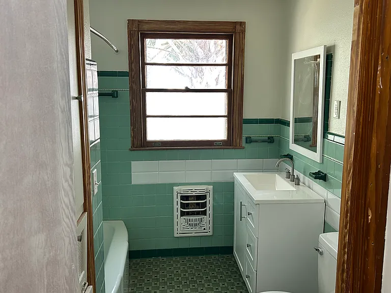 2221 Saint Denis St — Photo 17