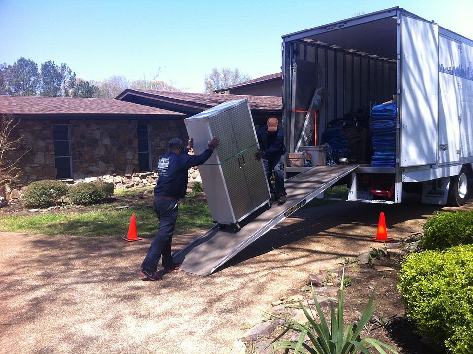 2nd image of 3407 Crestwyn Dr