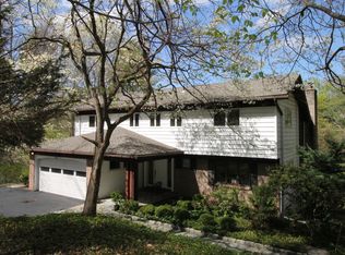 61 Bacon Hill Rd, Pleasantville, NY 10570
