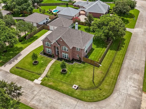 403 Trail Head St, Friendswood, TX 77546