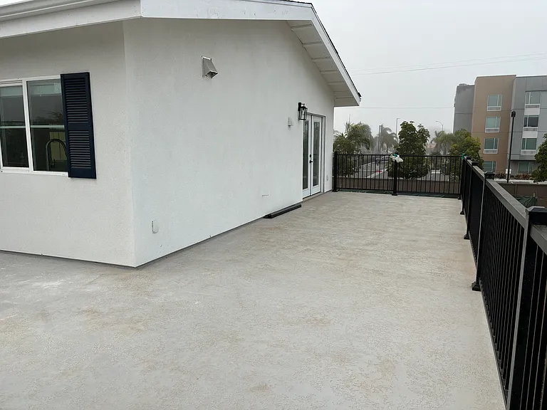 768 Delaware St — Photo 16