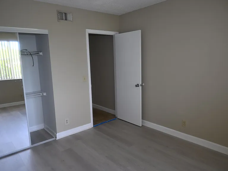 8721 Wiles Rd #305 — Photo 8