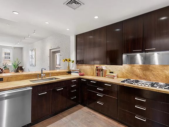 5th image of 39 N Moore St Penthouse B