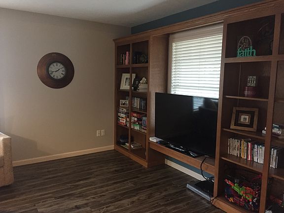 Family room (cont.)