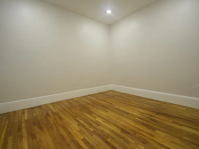 31 Harvard St #2 — Photo 15