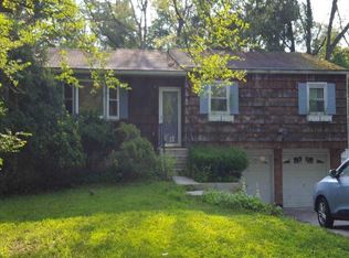 5 Cedar Branch St, Middle Island, NY 11953