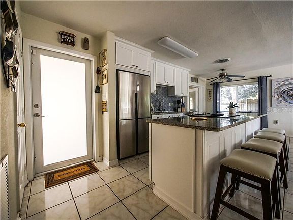 5th image of 219 Sylvia Cir