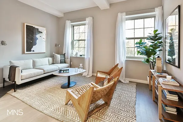 Sold by MNS | media 1