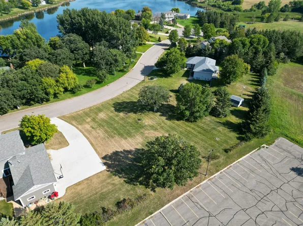 Karnis Dr NW, Alexandria, MN 56308