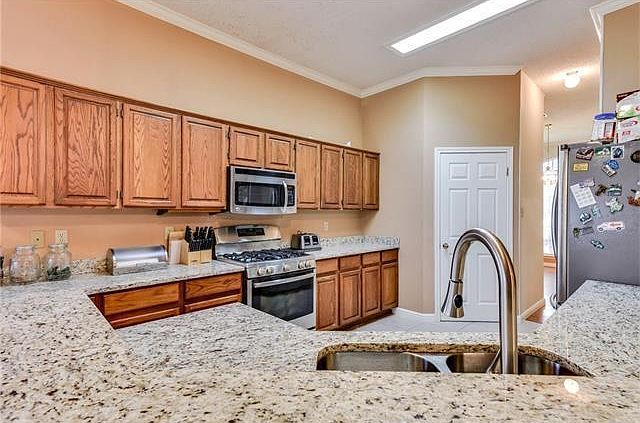 1st image of 205 Sycamore Dr
