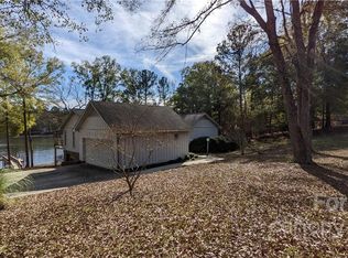 1177 Westshore Dr, Ridgeway, SC 29130