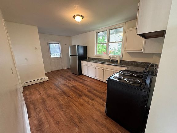 5th image of 67 Moore St #9211670A3