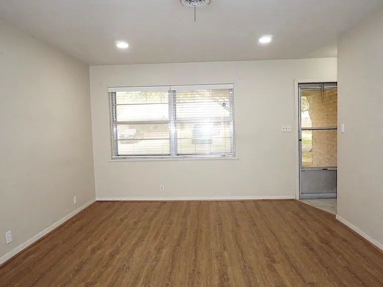 1716 Edna Ave — Photo 4