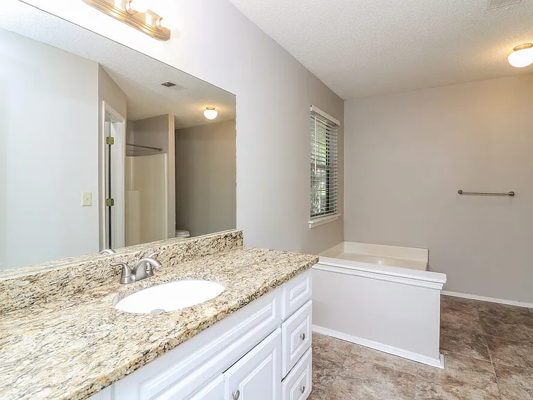 4034 Sharon Woods Dr — Photo 14