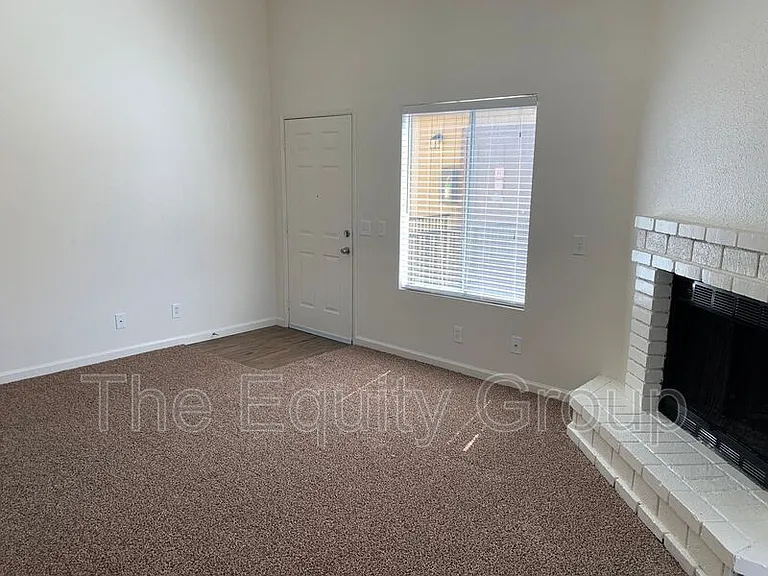 4008 W Meadow Ave — Photo 3