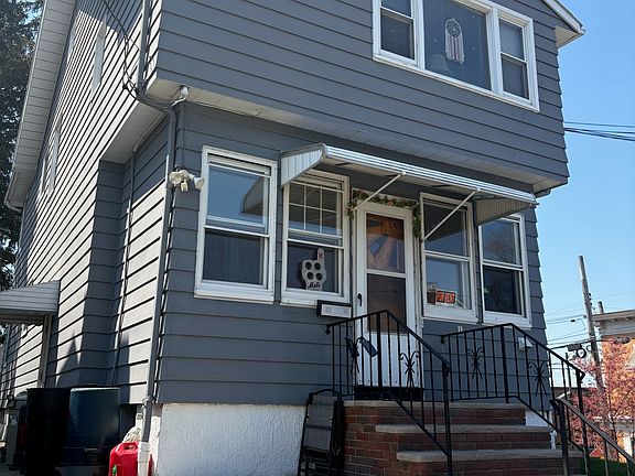 2nd image of 1 Laurel Pl #1