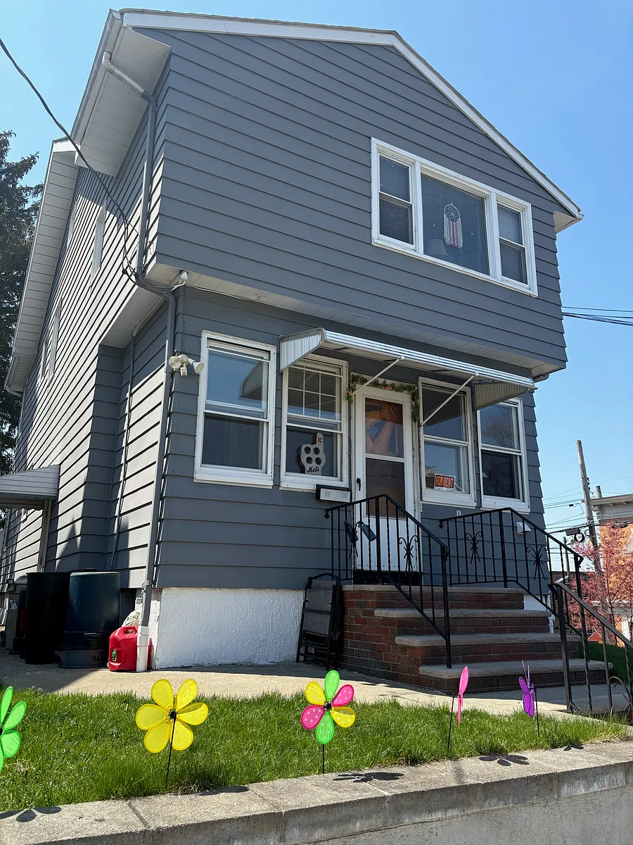 Building Photo - 1 Laurel Pl #1