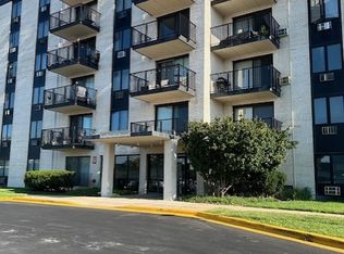 9074 W Terrace Dr UNIT 4G, Niles, IL 60714
