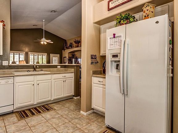4th image of 2414 N 108th Dr