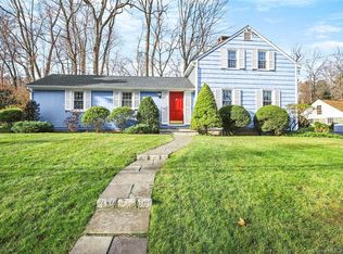 855 Bronson Rd, Fairfield, CT 06824