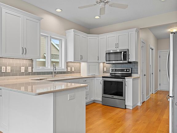 4th image of 2938 Ivory Rd NE