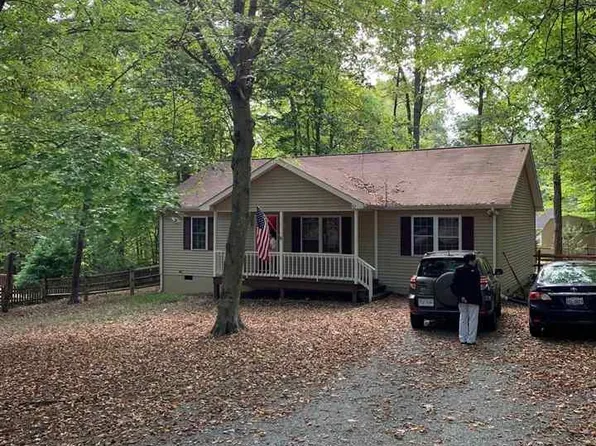 52 Riverside Dr, Palmyra, VA 22963