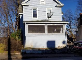 304 N 5th St, Stroudsburg, PA 18360