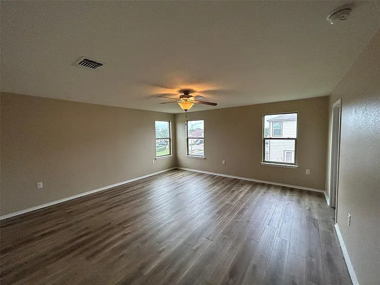 9001 Bird Brook Ln — Photo 3