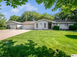 15702 Meadow Rdg, Springfield, NE 68059