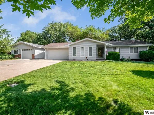 15702 Meadow Rdg, Springfield, NE 68059