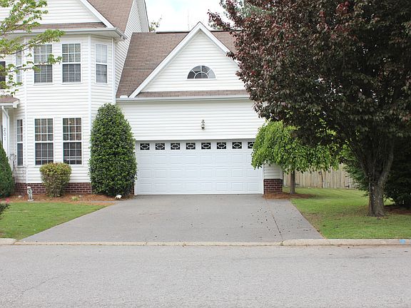 3rd image of 201 Holly Ln