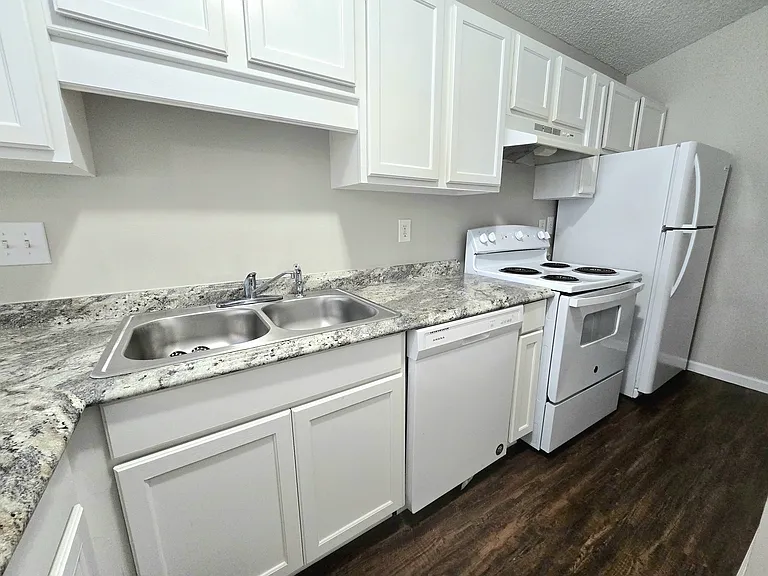9692 Cobblebrook Dr — Photo 6