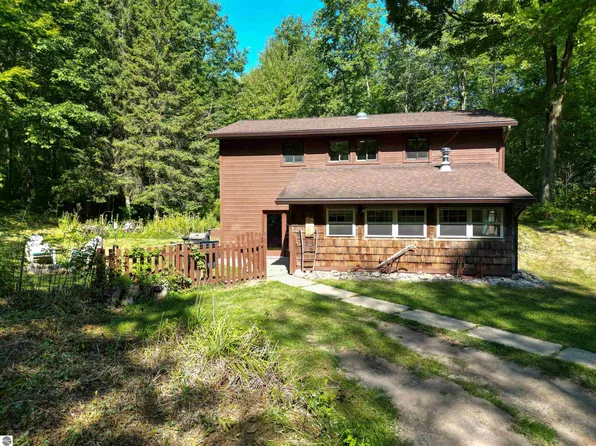 4518 W Vernon Rd, Weidman, MI 48893