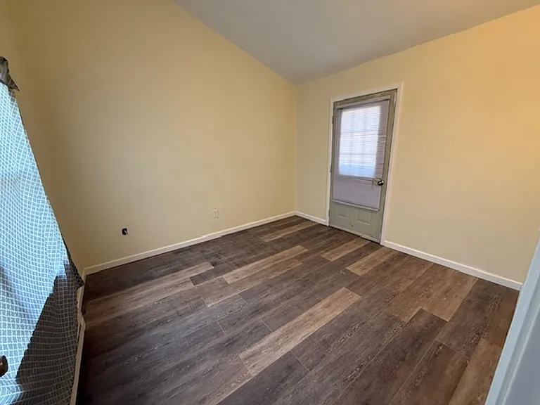 39 Medbury Ave — Photo 14