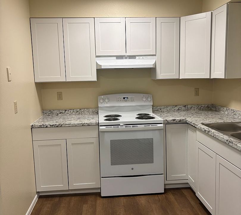 1st image of 1552 21st Ave #11