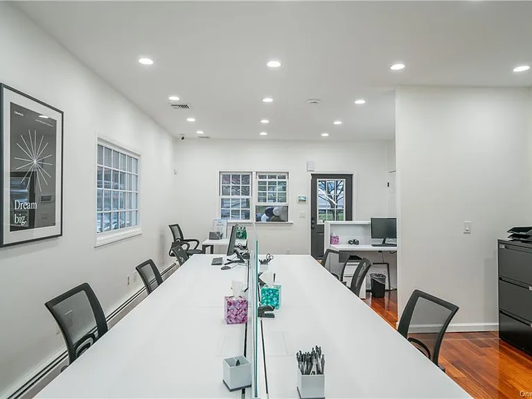 49 Conklin Ave — Photo 2