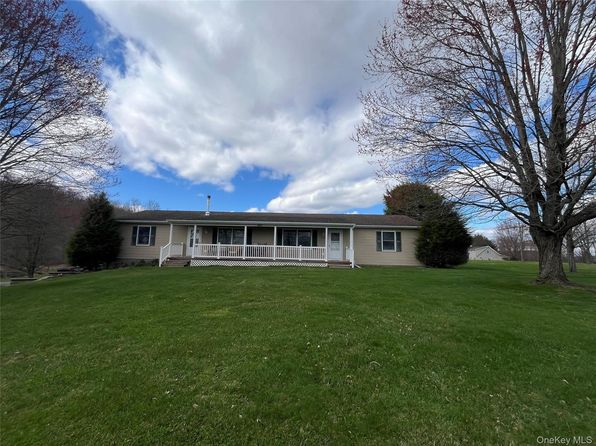 867 Van Wagner Rd APT A