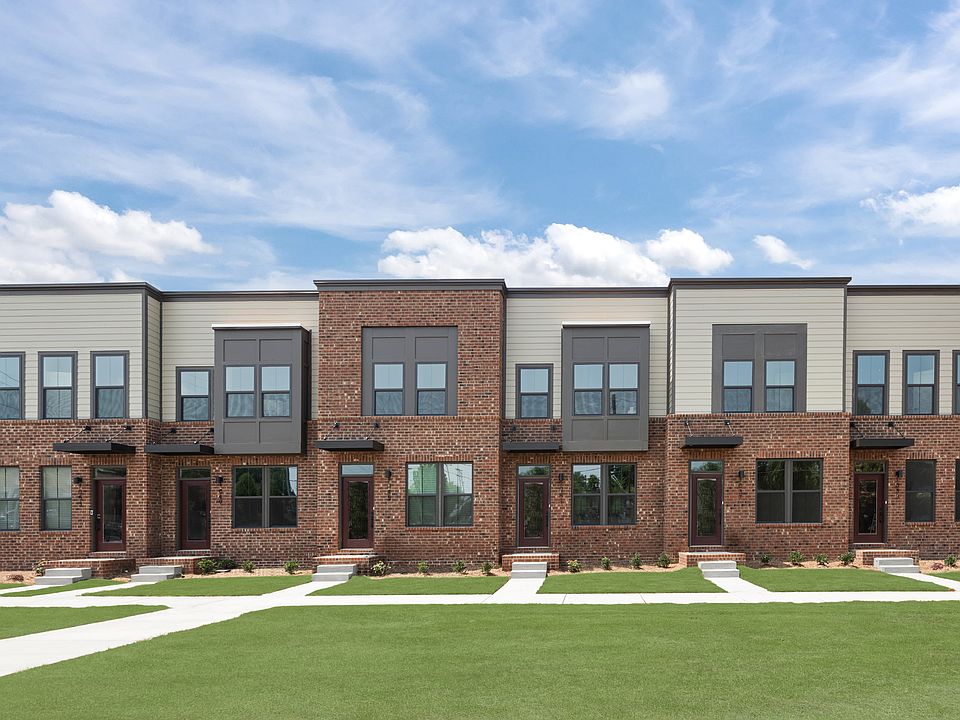 3-Story Clarendon Main Level Entry