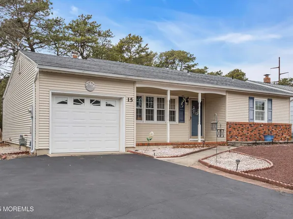 15 Brookfield Court, Toms River, NJ 08757