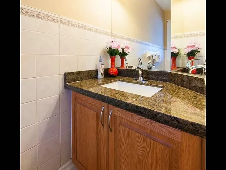 579 Violet St — Photo 12