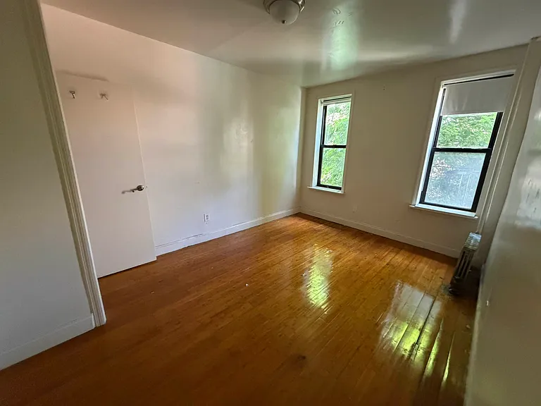 827 Madison St #3 — Photo 4